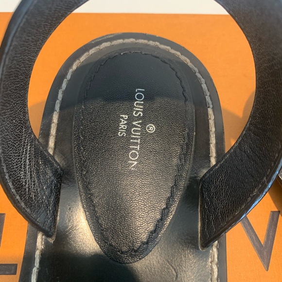 LOUIS VUITTON ACADEMY SANDALS. Size 39(US 9). - Picture 4 of 7